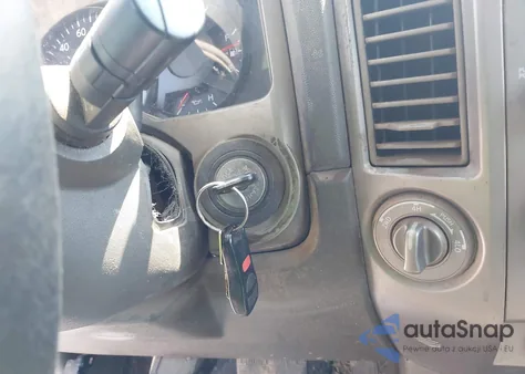 2005 Nissan Titan Xe z USA, uszkodzony, nr VIN 1N6BA07B15N541031